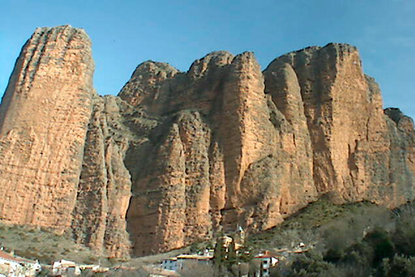 Ir a los mayos de Riglos en Taxi